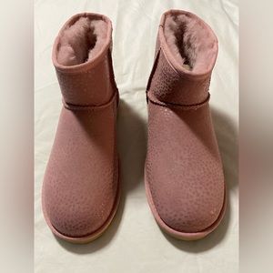 Uggs Women’s classic mini with sparkle spots - BRAND NEW